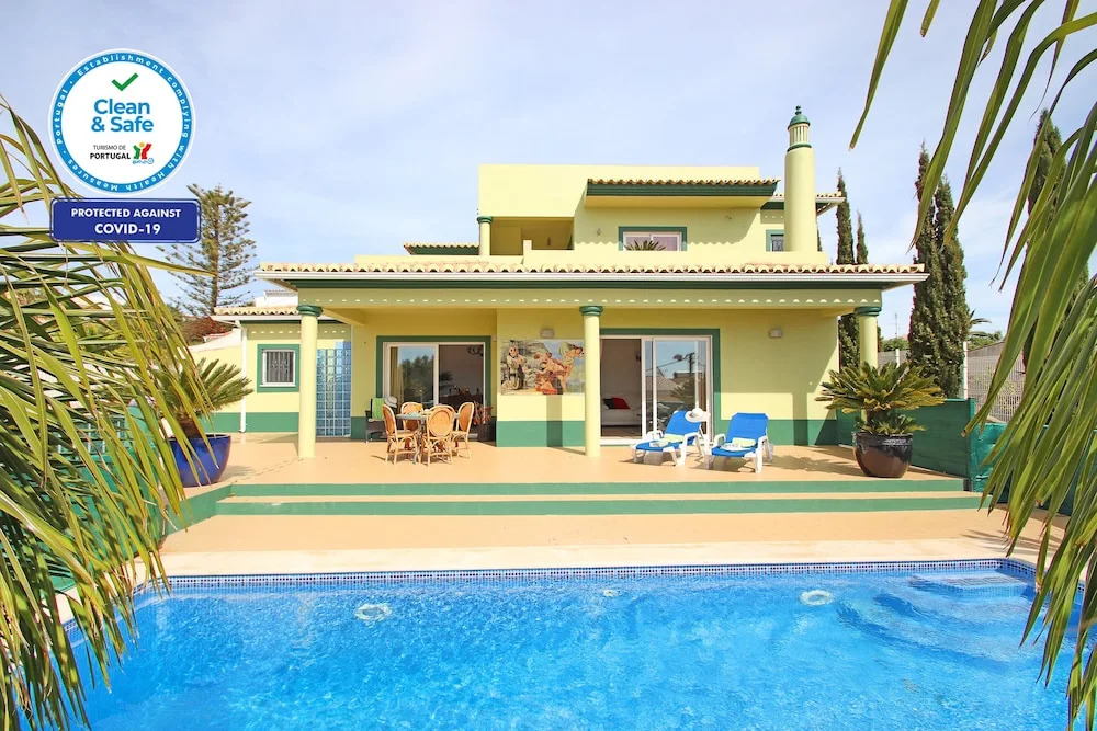 Villa Saint Thomas - Moradia tranquila com piscina aquecível em Carvoeiro