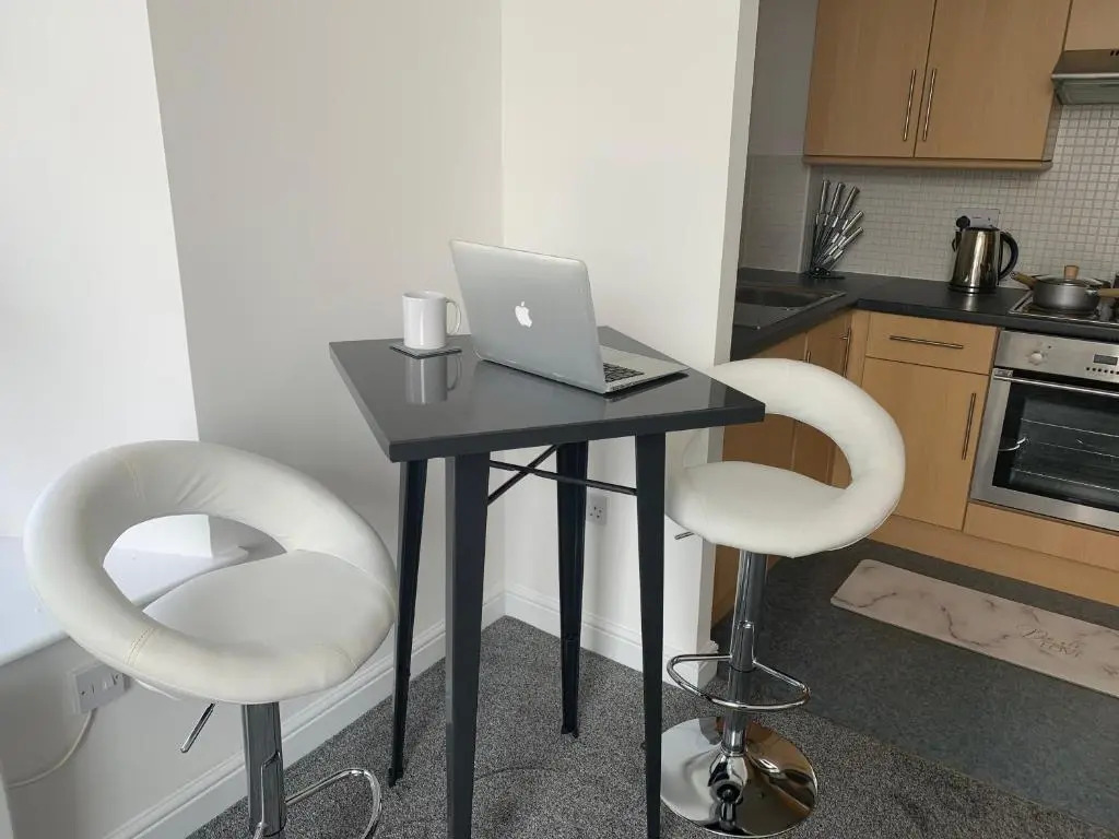 Ayr Cozy Corner Apartment