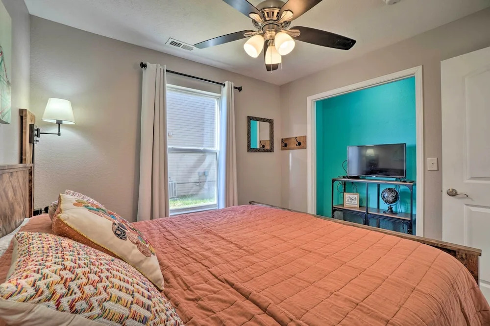Sunny Family-friendly Branson Home!