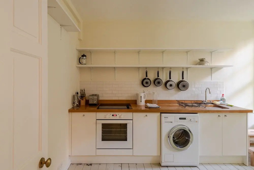 Charming 1Br Home By River Thames Fits 3