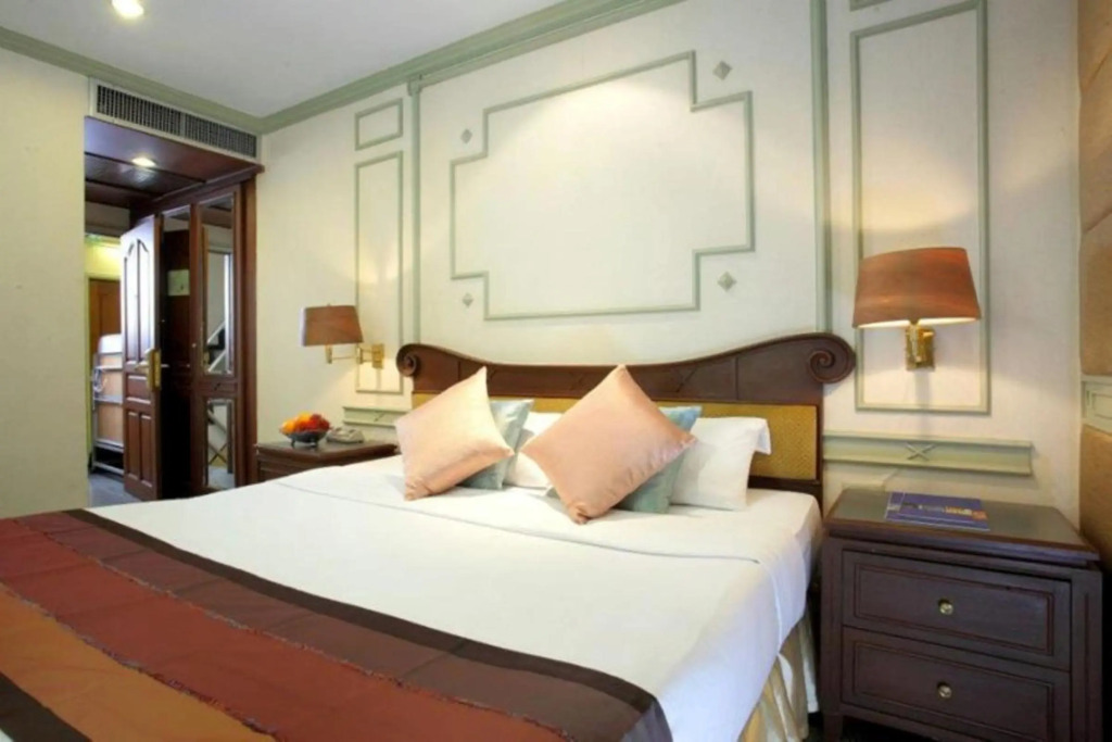 Majestic Suites Hotel