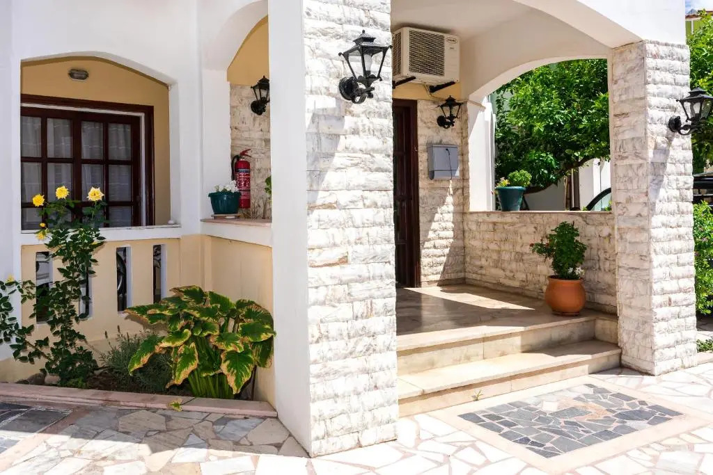 Erato Hotel Apartments