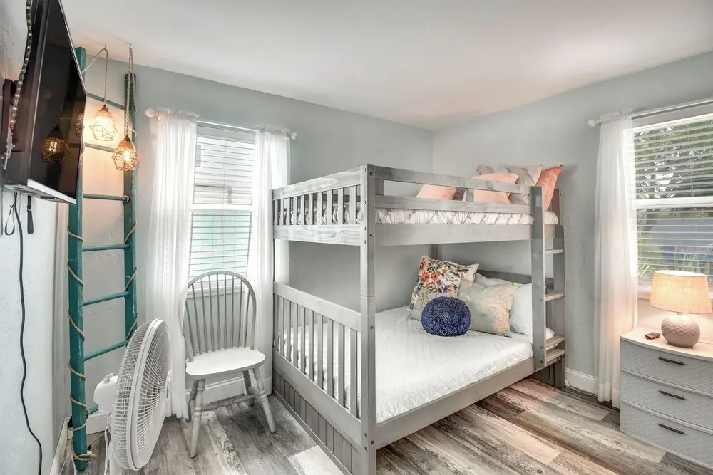 Ormond Beach Getaway, Walk to Coast & Restaurants!