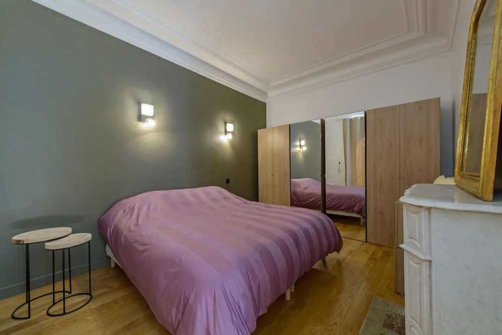 Dream apartment on the Elysee fields