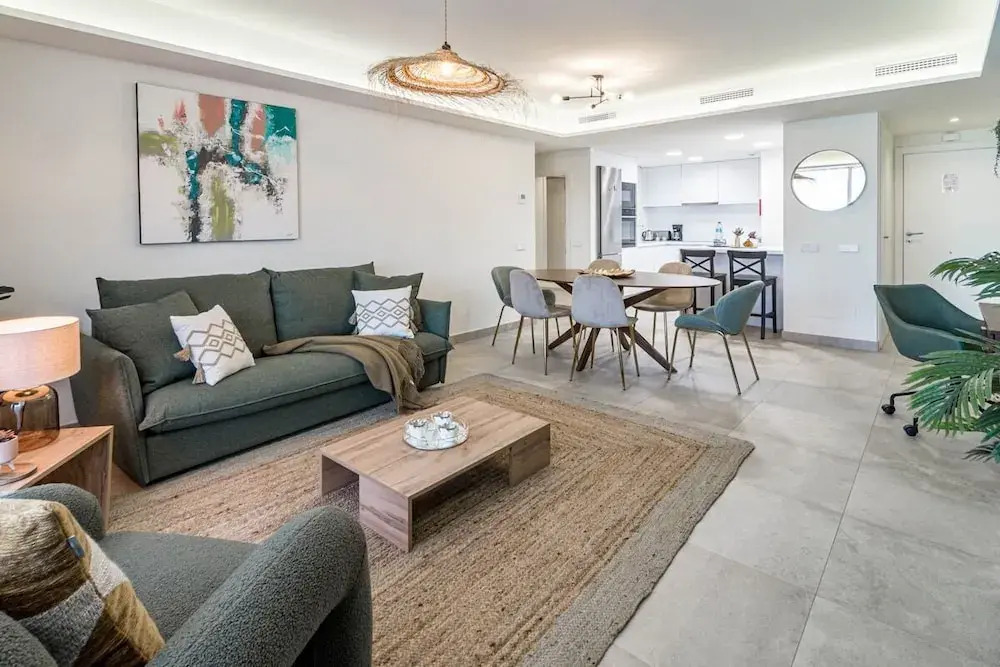 Inf3.1j - Stunning Holiday Home Next to Beach