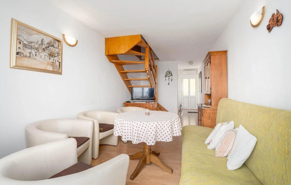Nice Apartment in Pisak With 3 Bedrooms and Wifi