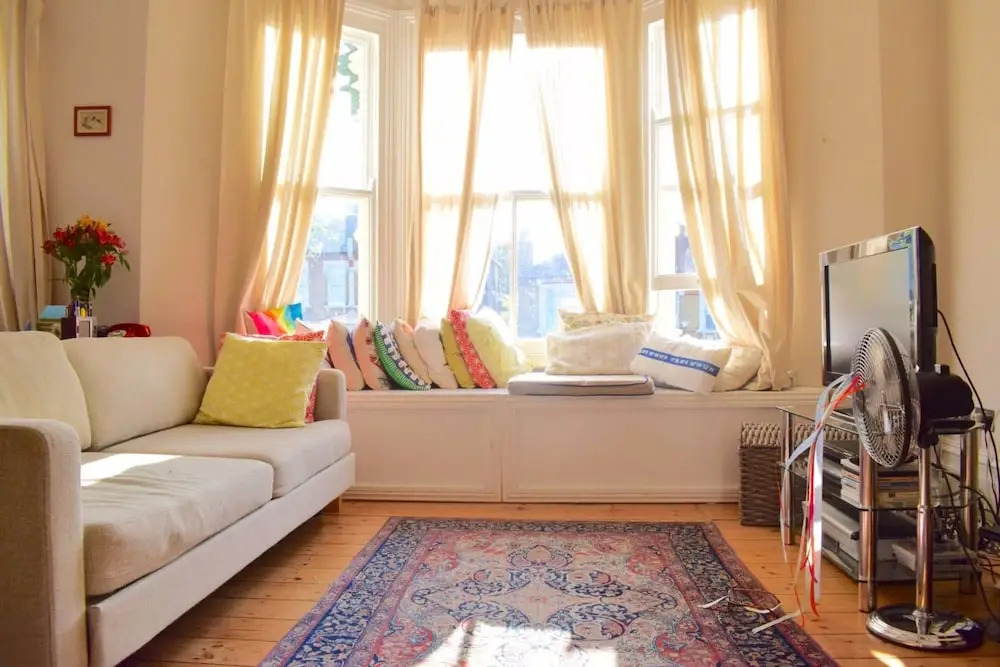 3 Bedroom Victorian Flat With Parking in South East London
