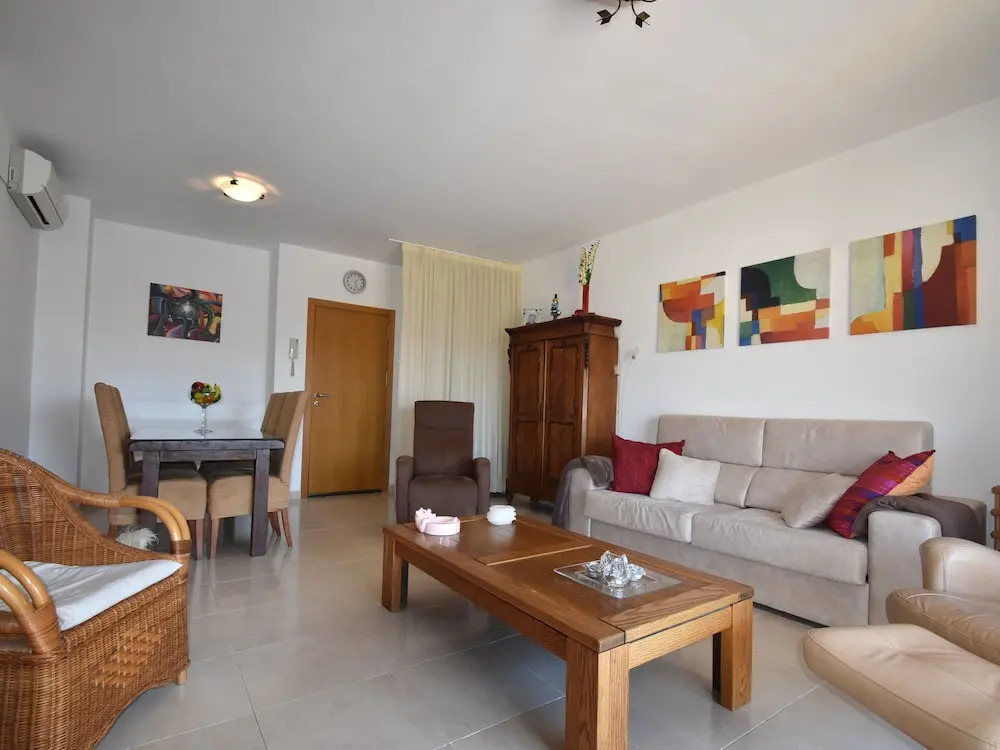 Magnificent Apartment, Beautiful View Towards the Mountains Shared Swimming Pool