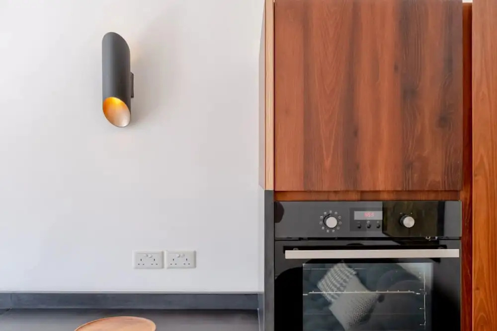 Stylish & Light Victorian 2BD Flat - Holland Park