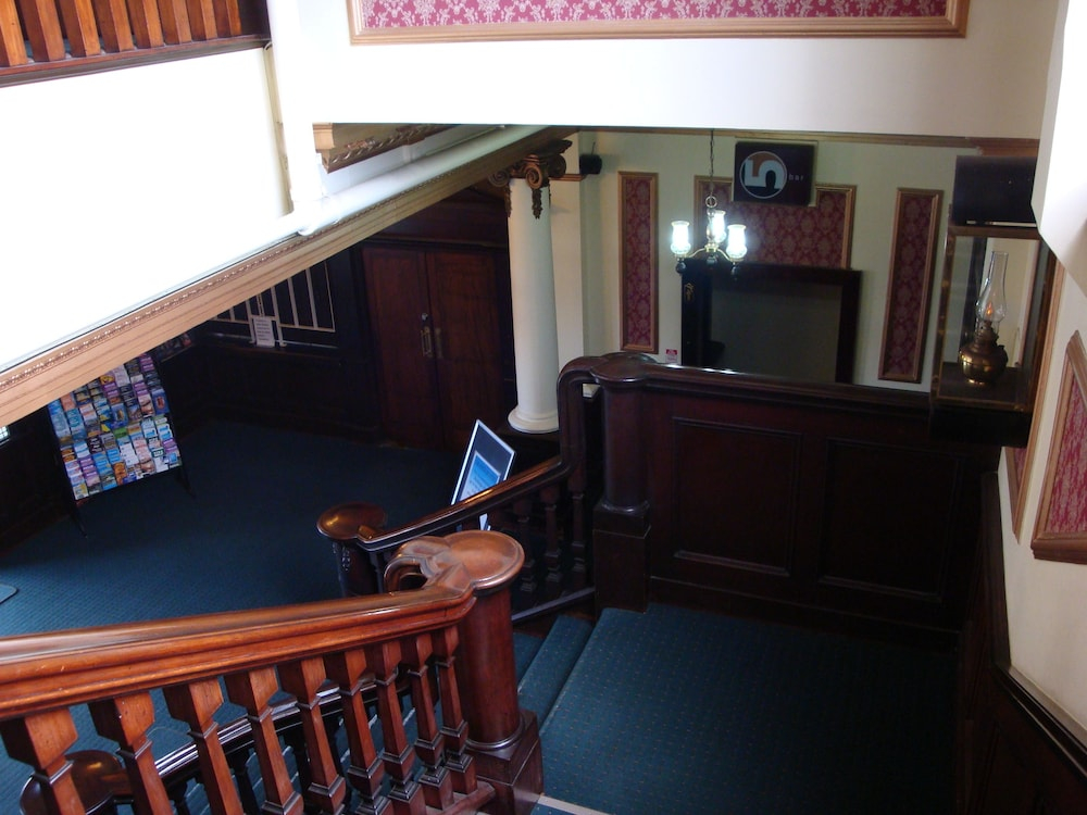 Grand Hotel - Whangarei