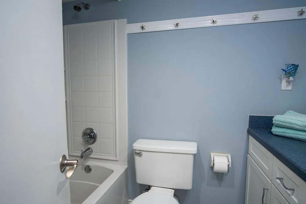 Salty Hippo - 2Br Condo