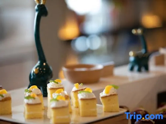 Atour Hotel Guiyang Guanshan Lake Park