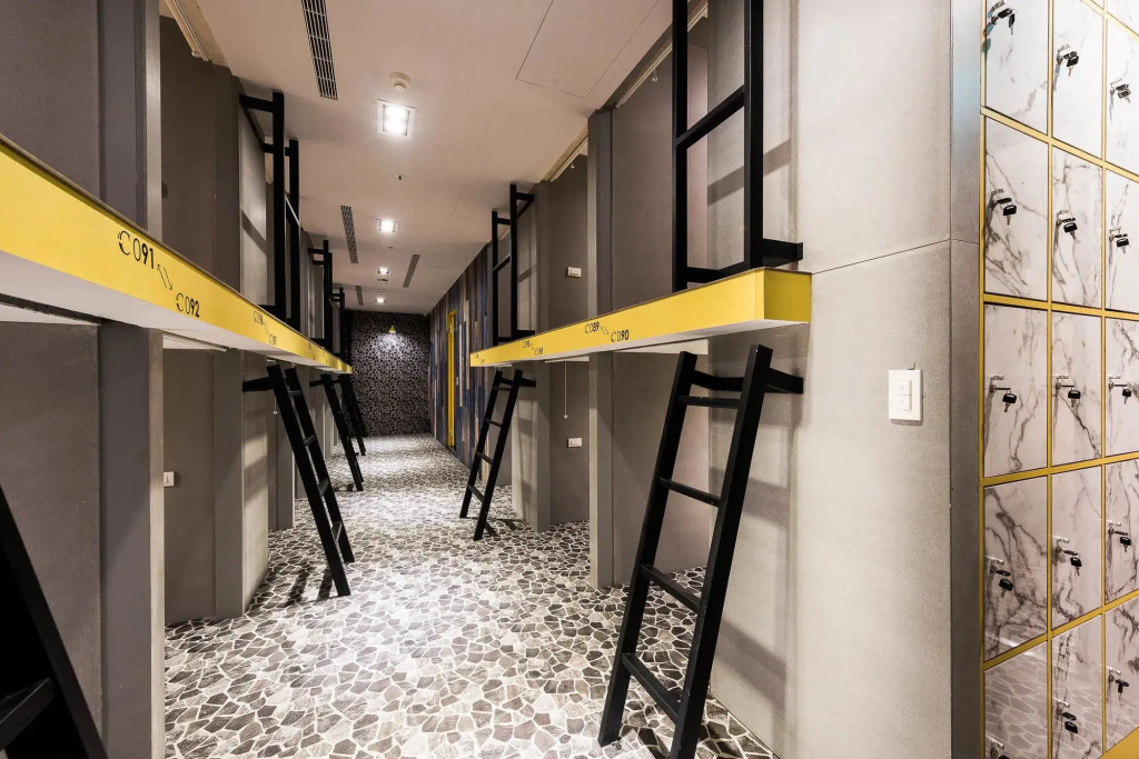 Hotel Half