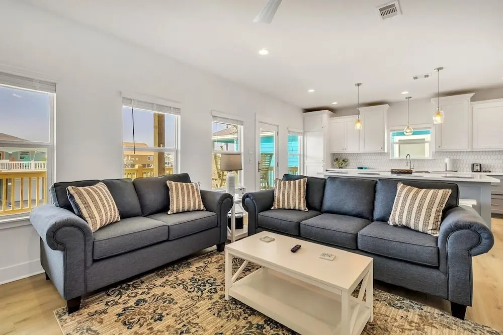 Just Beachy 3 Bedroom Home by RedAwning