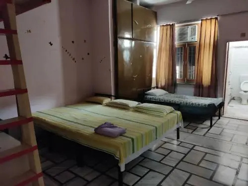 House No 87A