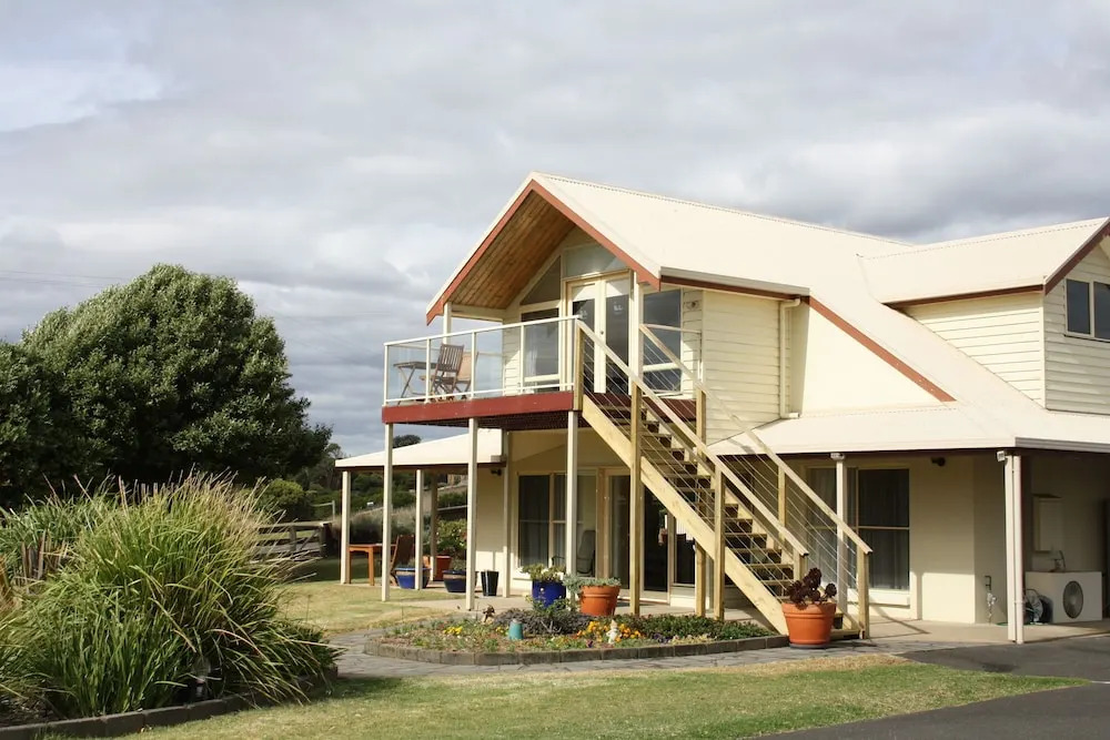 Logans Beach Apartments - The Loft