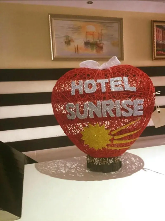 Sunrise Hotel Cameria