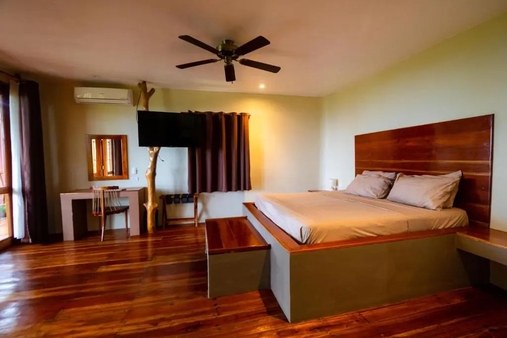 Nakabalo Guesthouse & Restaurant