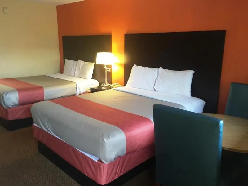 Econo Lodge Central