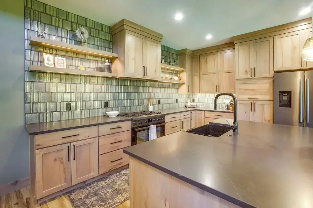 3 Mi to Dtwn Red Lodge: Mtn-view Home w/ Hot Tub