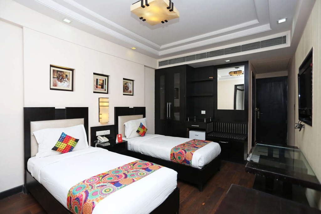 OYO 11322 Hotel The Camria