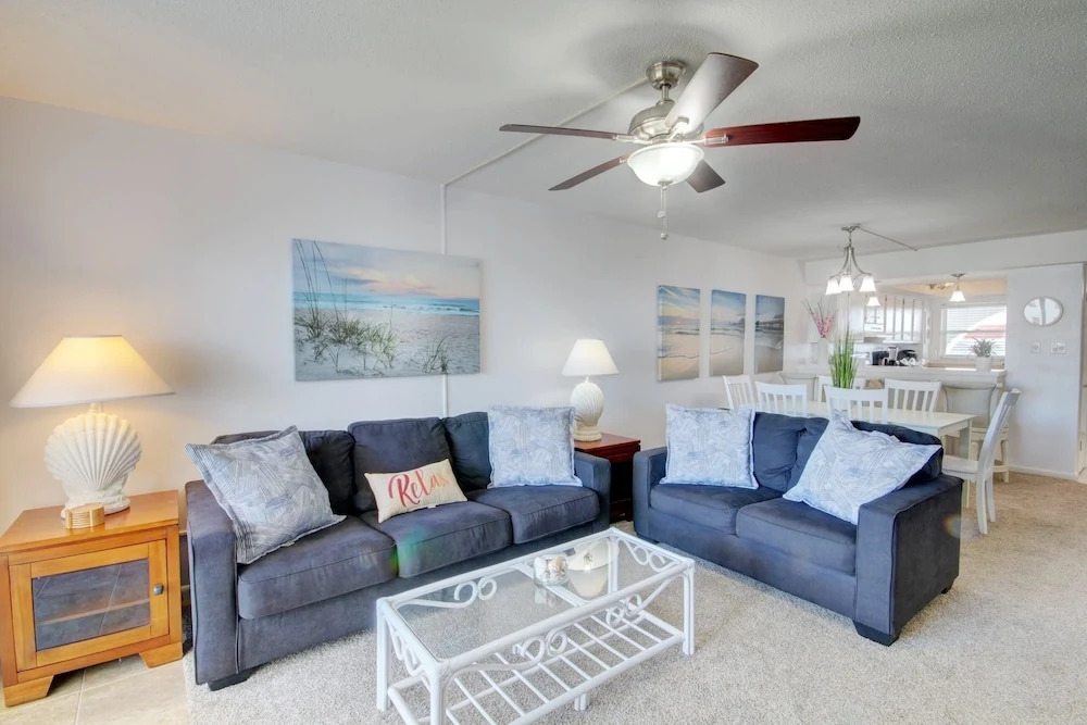 167 El Matador 2 Bedroom Condo by RedAwning
