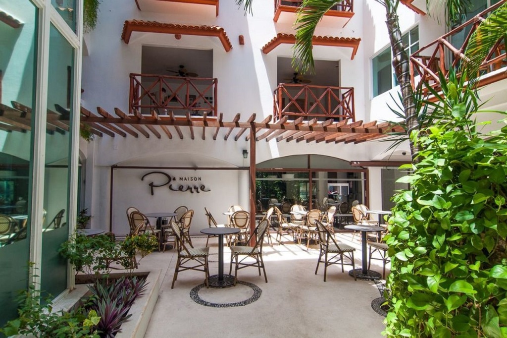 Illusion Boutique "Near Beach"