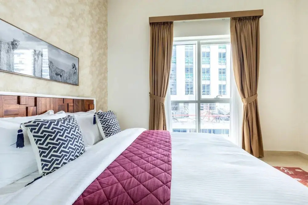 Sleek & Sophisticated 2BR With Study Within Downtown Dubai!