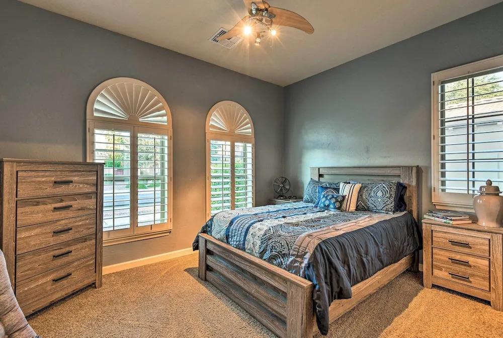 Heated Pool + Putting Green: Luxe Gilbert Home