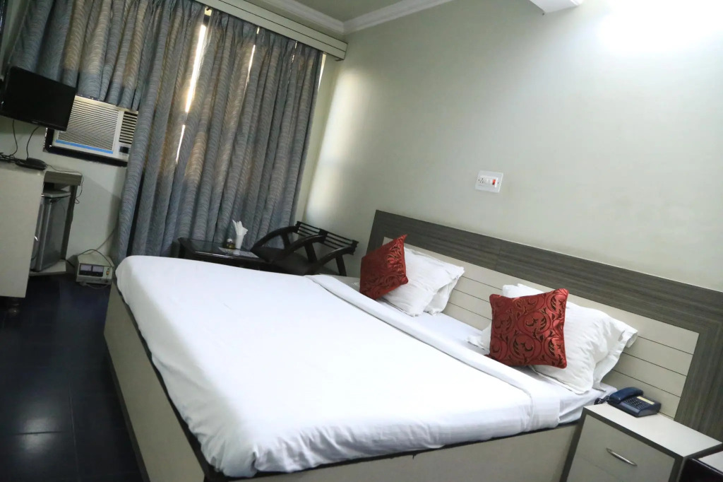 Hotel Paras