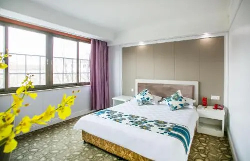 Shaoxing Anhui Hotel (Luxun Hometown Store)