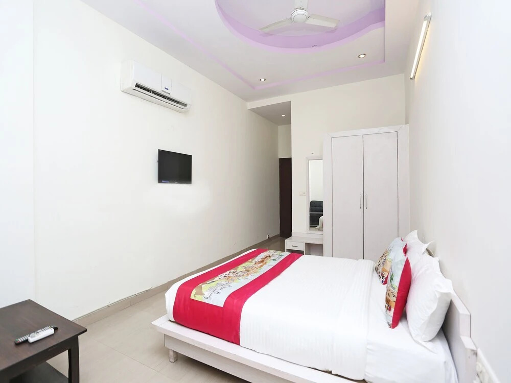 OYO 9955 Hotel Swaruchi Palace