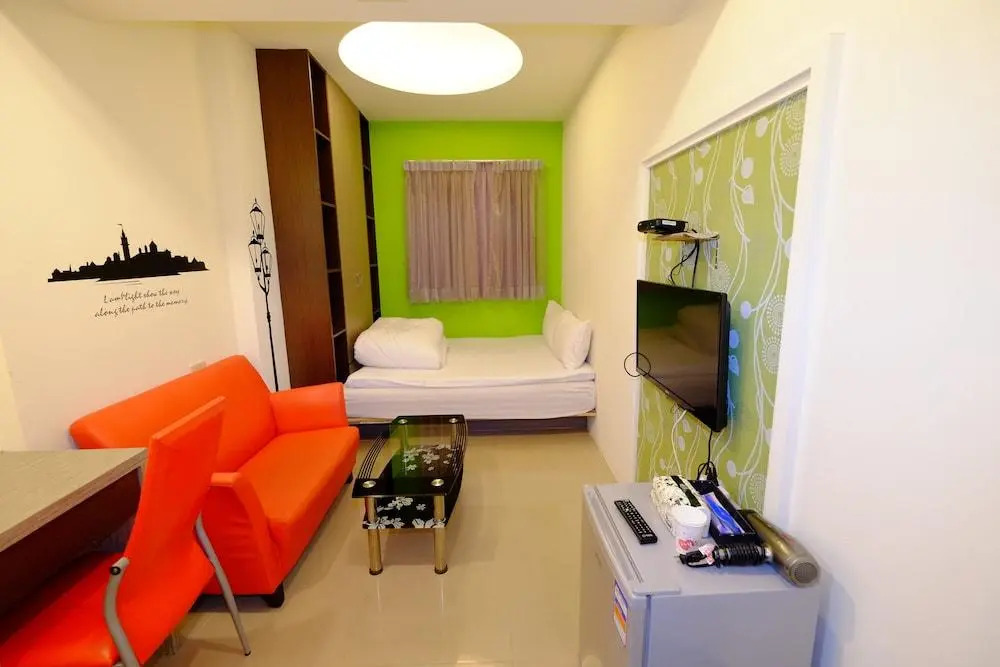 Fengjia Naked Home