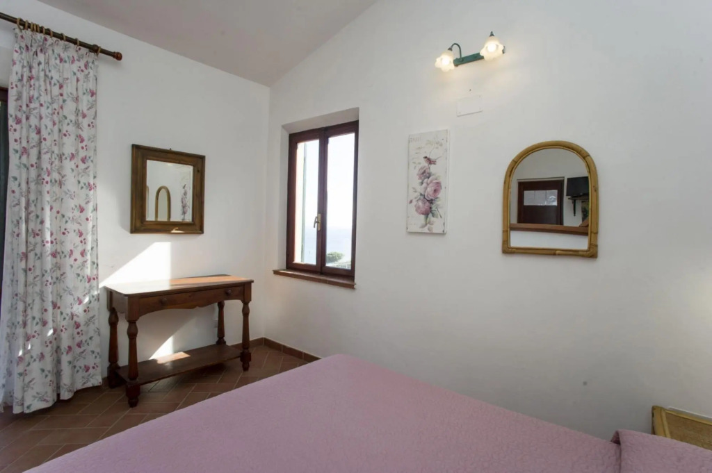 Apartment Studio Number 7 on the seafront of Morcone-MORCONE MONO N° 7
