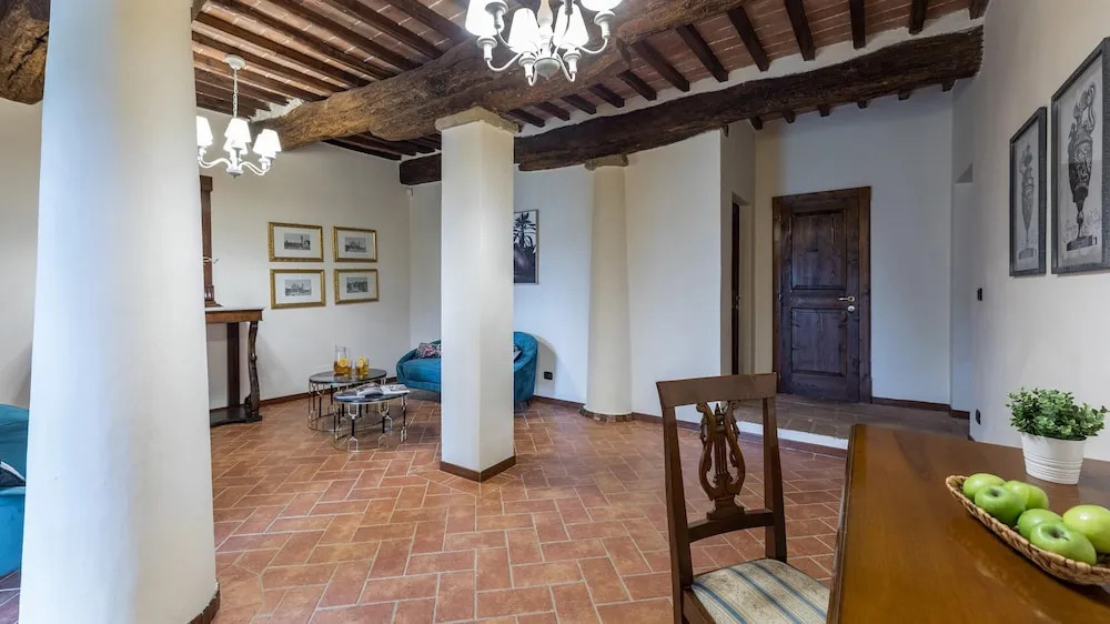 VILLA LE TORNAIE 14, Emma Villas