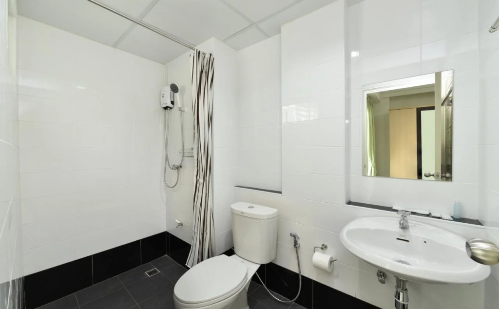 B32 Apartment