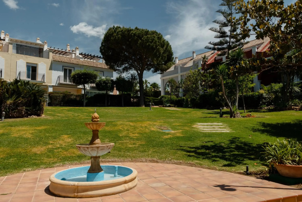 Holiday House next to the beach in Las Dunas, Bahía de Marbella