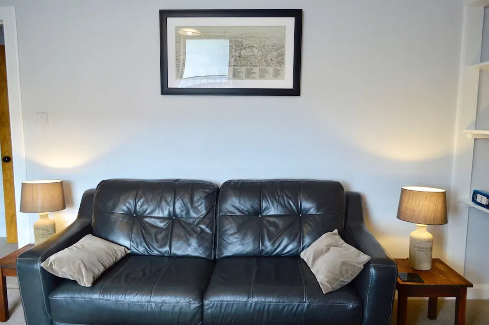Comfortable 1 Bedroom Flat Near The Meadows