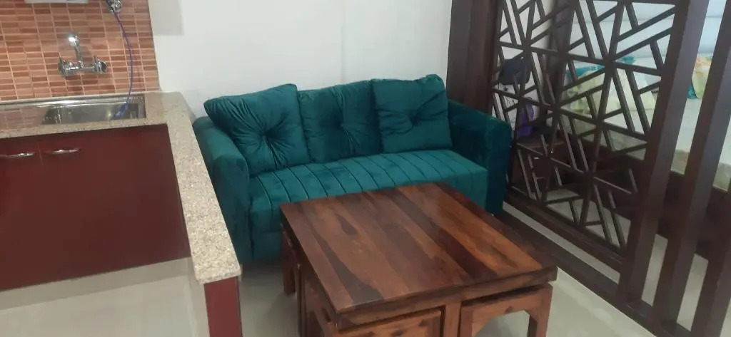 Short Stays in Fully Furnished Service Apartment