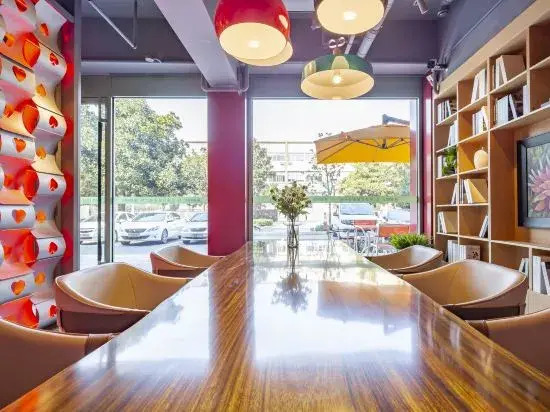 Magpie Hotel
