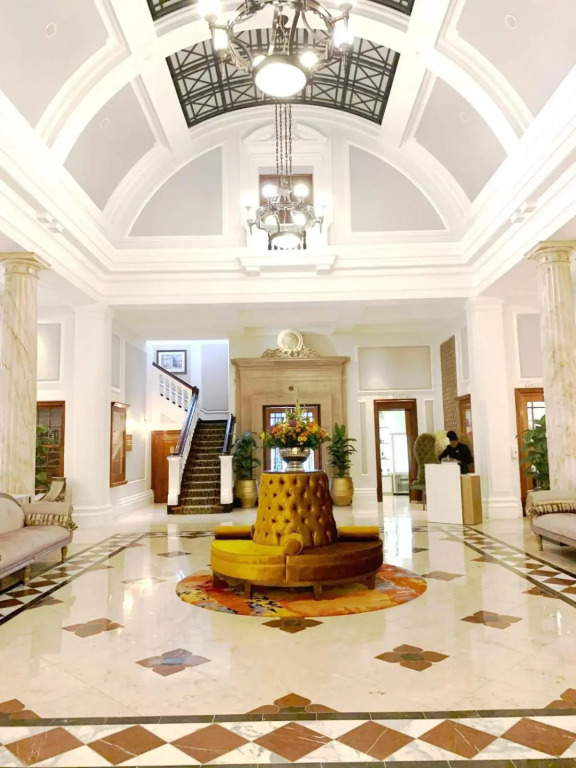 Taj Hotel Cape Town - luxury 5 star suites - very spacious with kitchenette, Lions Head views