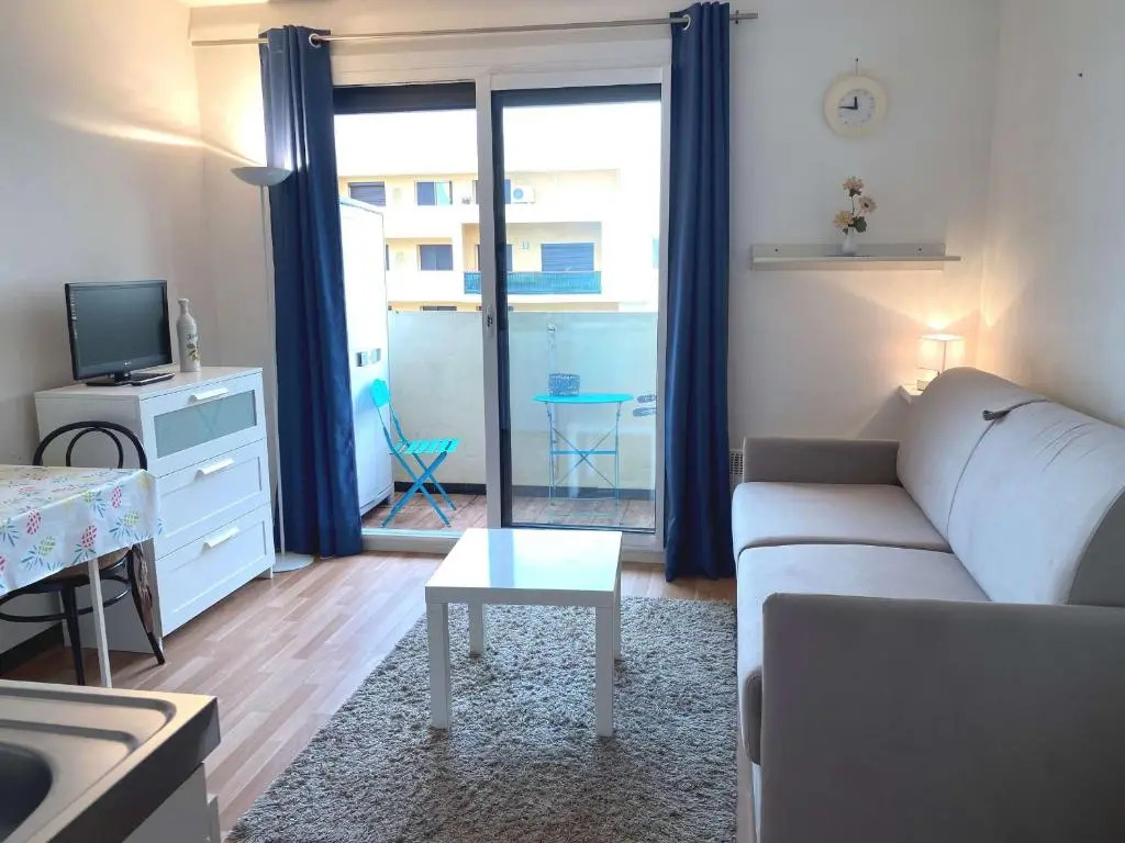 Appartement Balaruc-les-Bains, 1 pièce, 2 personnes - FR-1-553-139