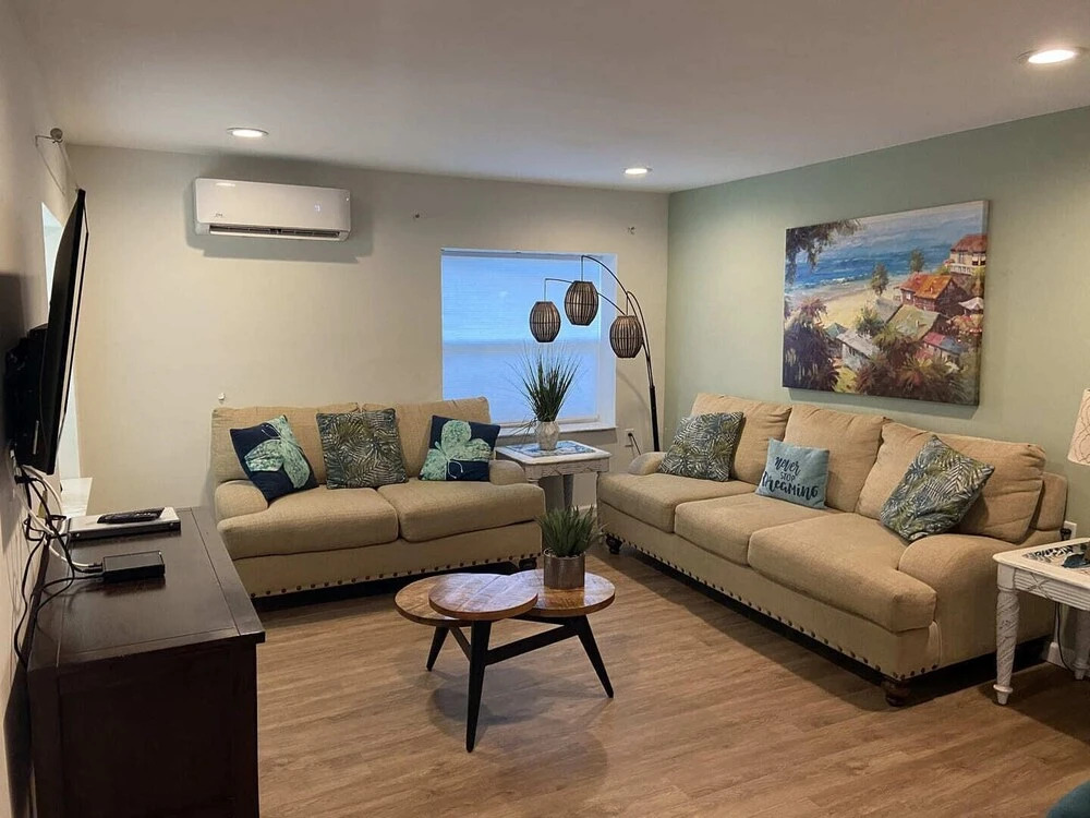 Shanti 2- Cute Cozy Close to Beach