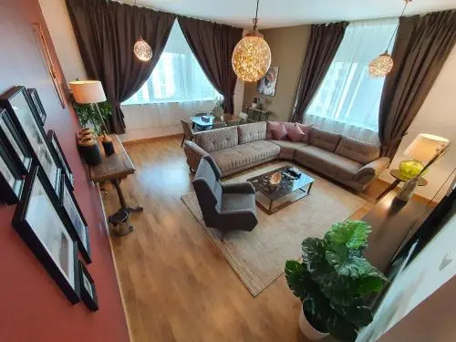 Al Ashrafia Holiday Home - 2 BDR Marina Pinnacle Tiger