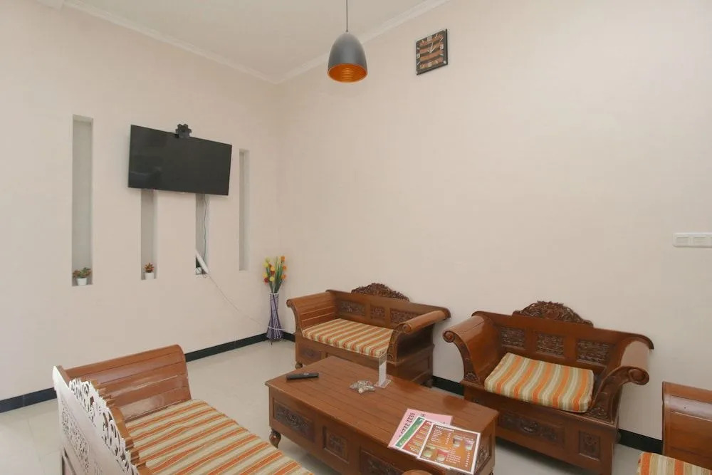 Airy Eco Syariah Bulusan Selatan Raya 46 Semarang