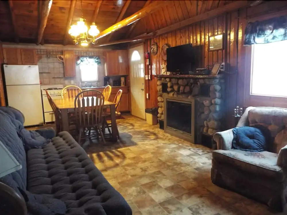 Crooked Lake Resort Cabin 4 (Eagles Nest) Holiday home 3 BestStayz.1