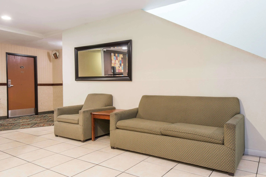 Knights Inn Gallup at 3208 W Hwy 66