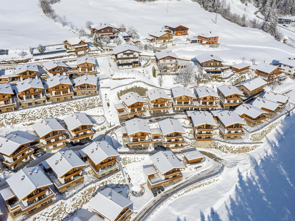 Luxury Chalet with 2 Bathrooms near Small Slope