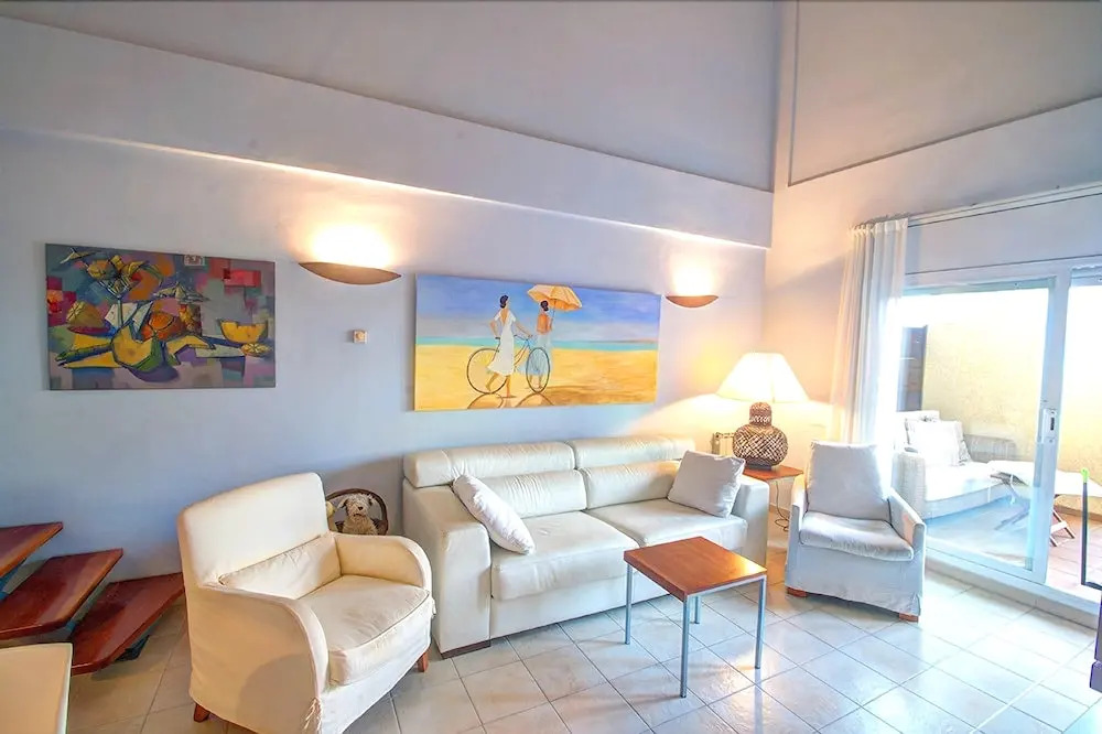 Duplex White Can Pei