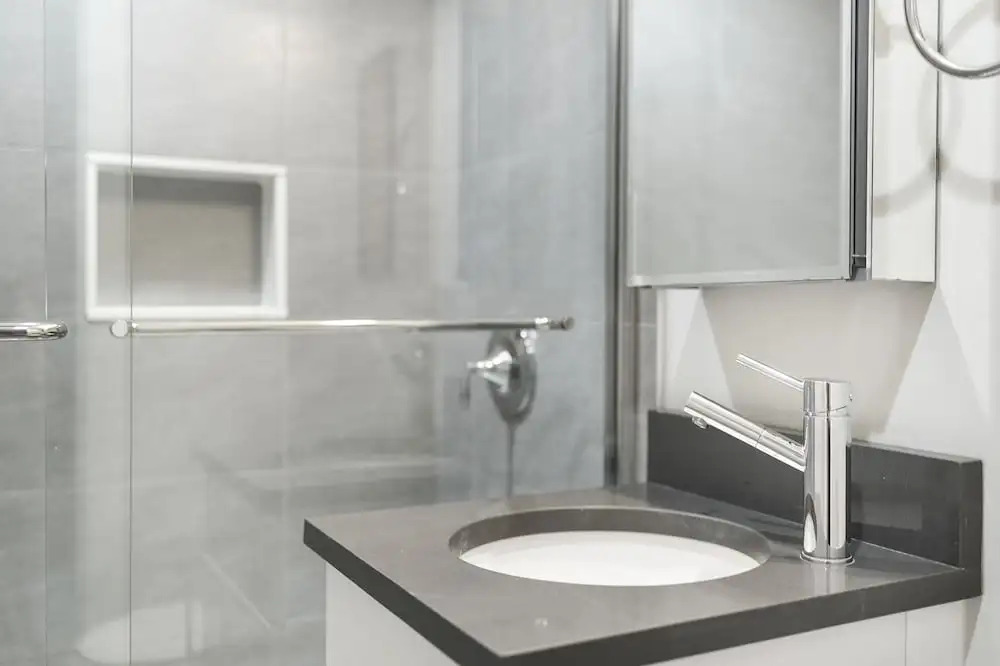 Luxury 2bd2bth apt near beach and port